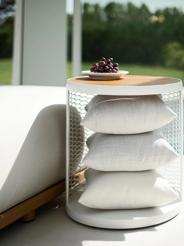 Outdoor corner table Atmosphera Switch в интерьере