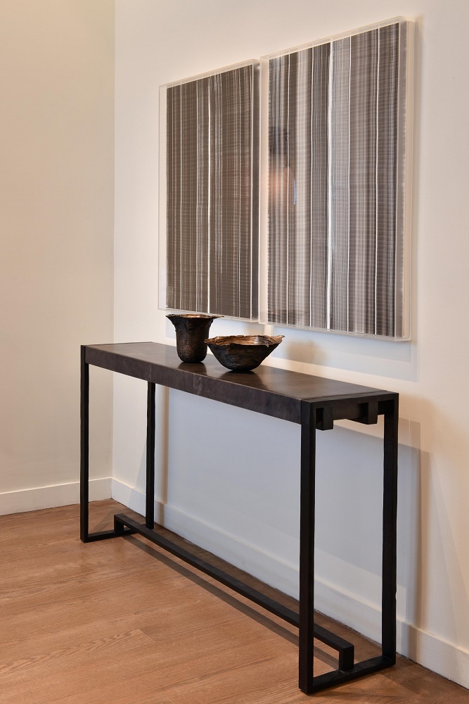 Holly Hunt Hastings Console в интерьере