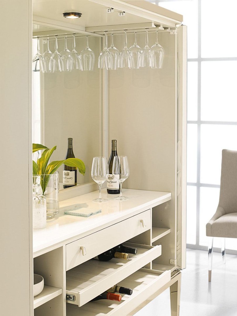 Caracole Palms Up Wine Cabinet в интерьере
