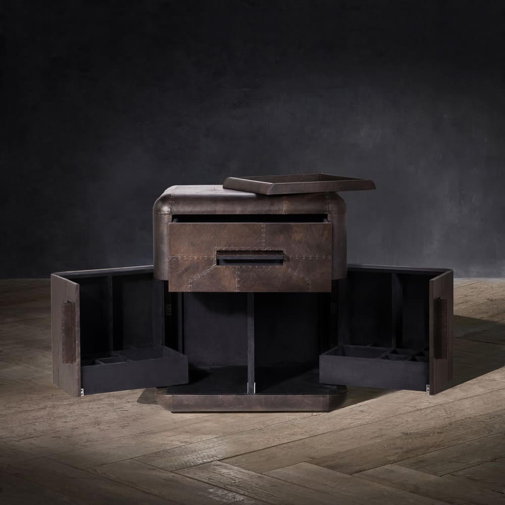 Timothy Oulton Hudson Bedside Cabinet в интерьере