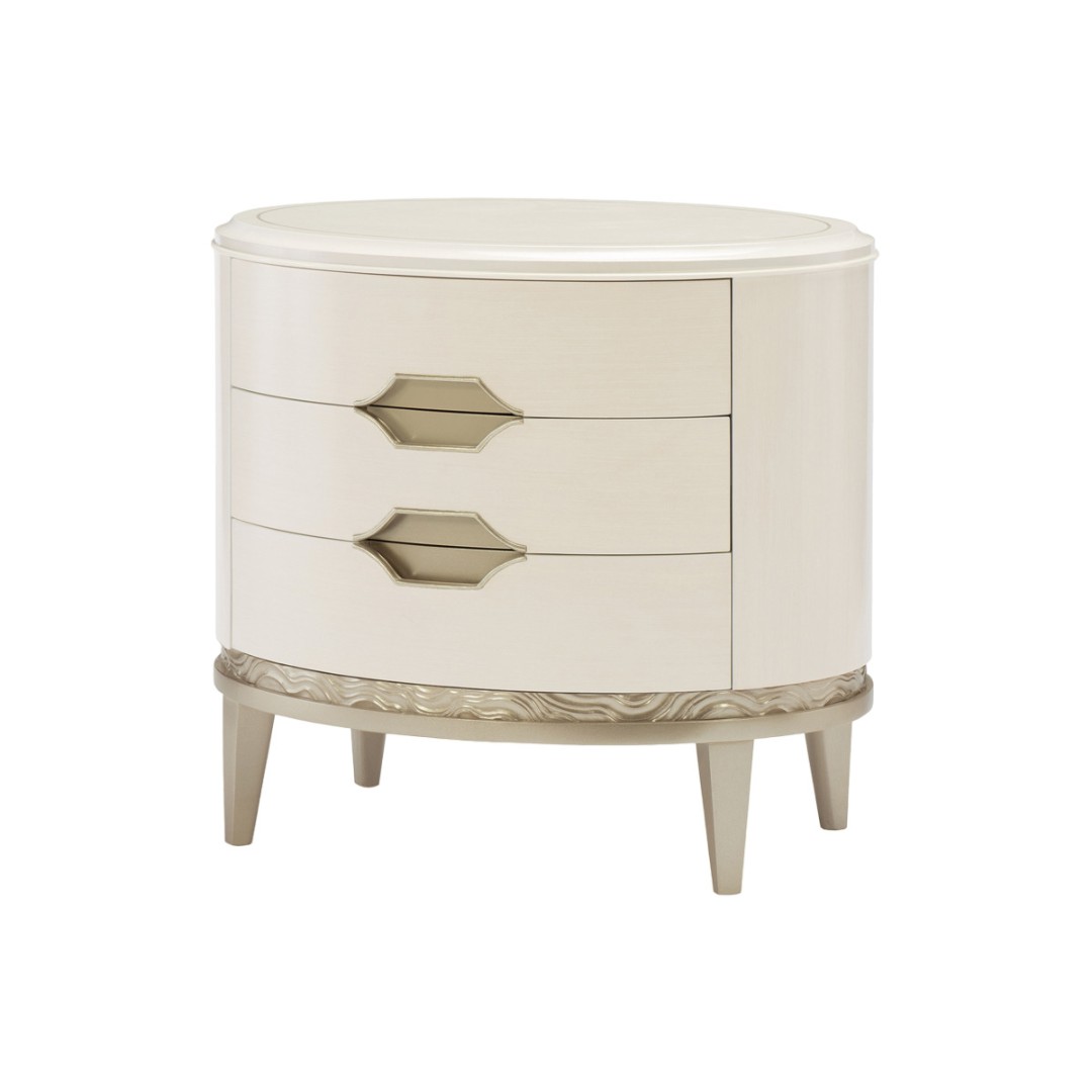 Caracole Adela bedside table в интерьере