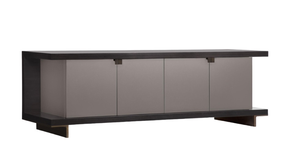 Holly Hunt Channel TV cabinet в интерьере