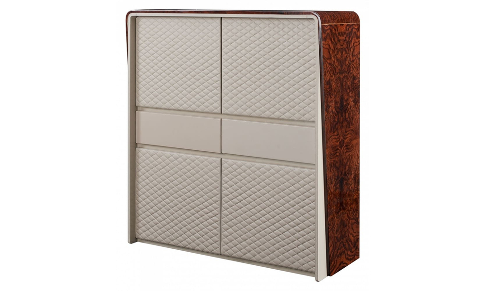 Bentley Eastgate Clothes Closet