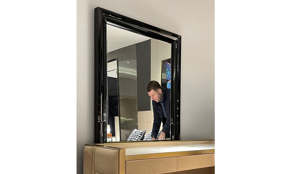Visionnaire Mirror