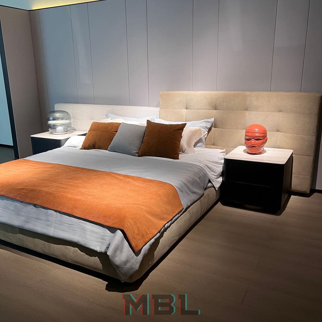 Bedside table Minotti 550x550x505 в интерьере
