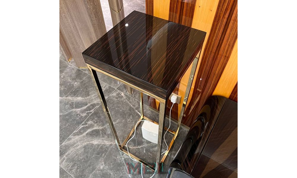 Corner table Fendi 350x350x730