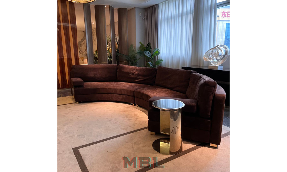 Corner table Fendi 400x580