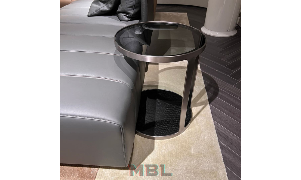 Corner table 420x490