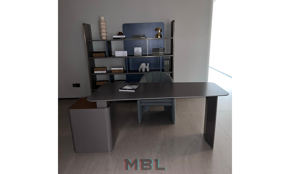 Writing table
