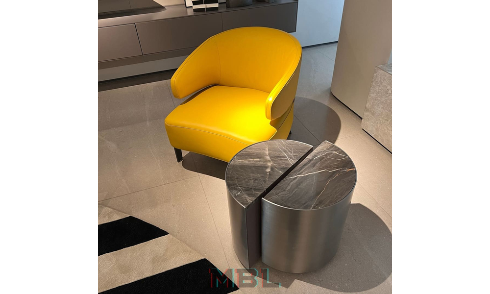 Corner table