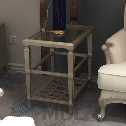 Corner table