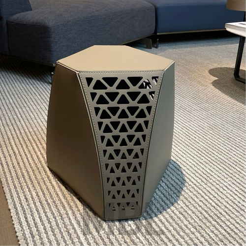 Corner table
