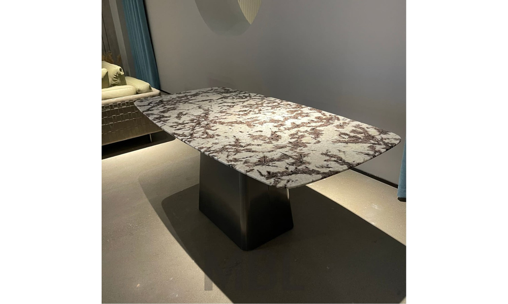 Dining table 1400