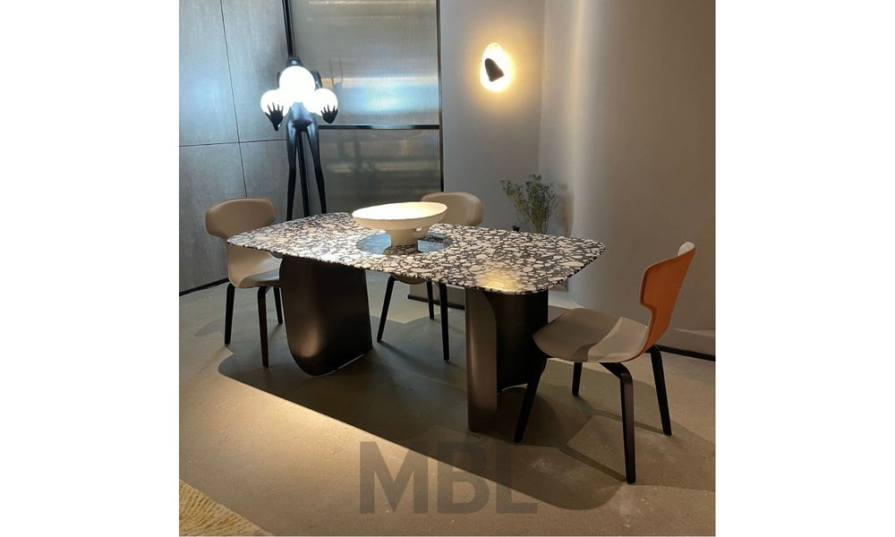 Dining table 1400
