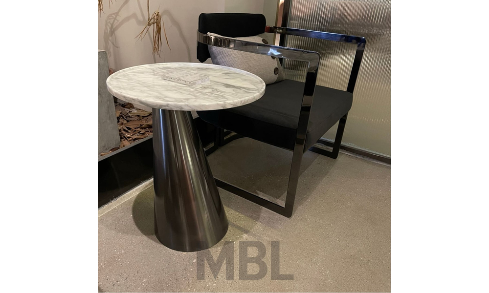 Corner table 450x480