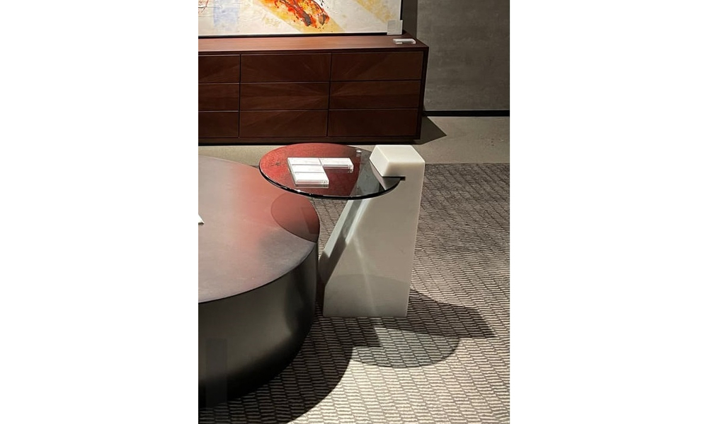 Corner table 480x360
