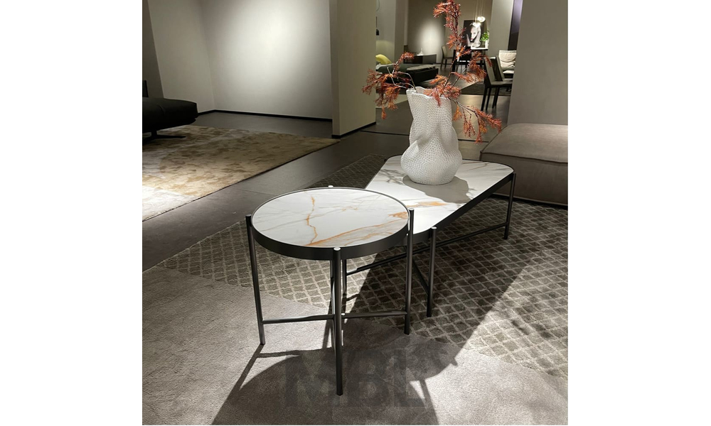 Corner table