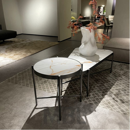 Corner table