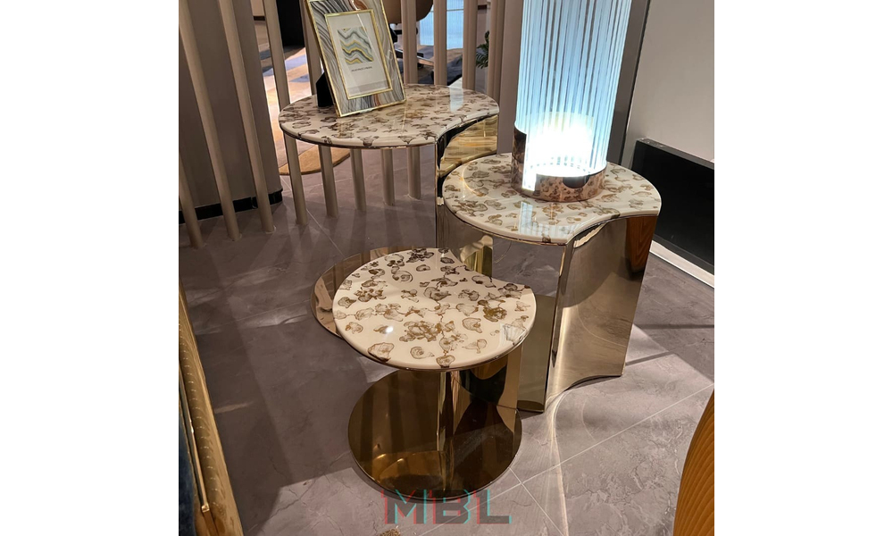Corner table 350x300