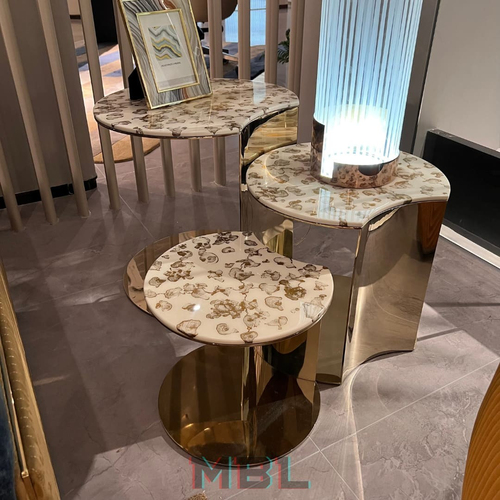 Corner table 350x300