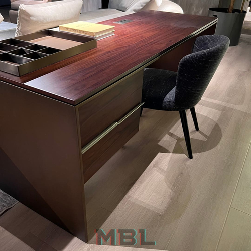 Minotti desk