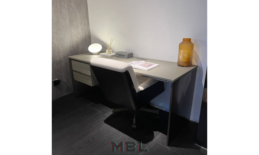Minotti desk