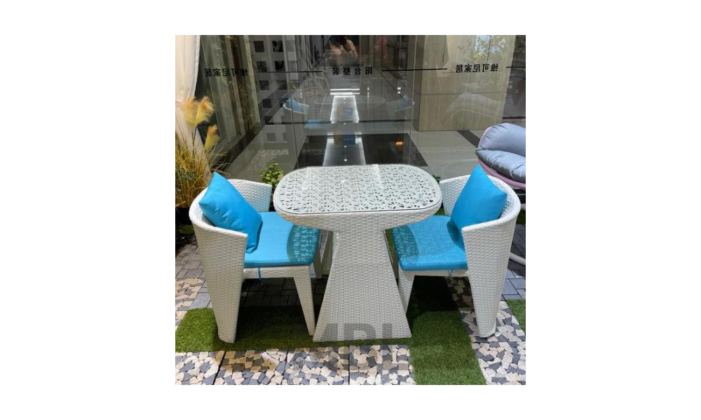 Outdoor table 780x560