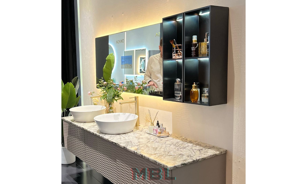 Bathroom cupboard 2000