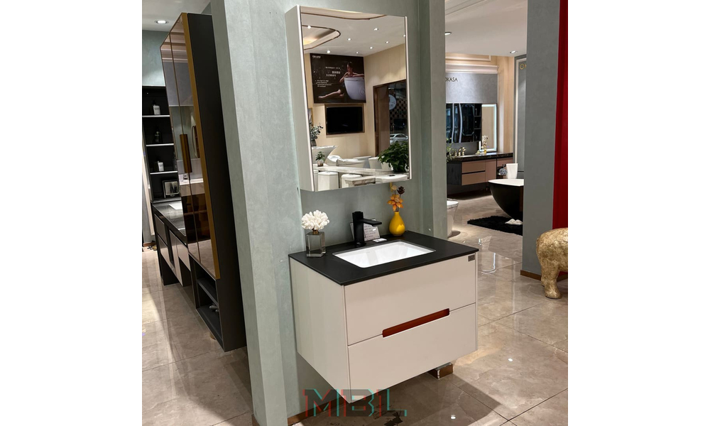 Bathroom cupboard 700