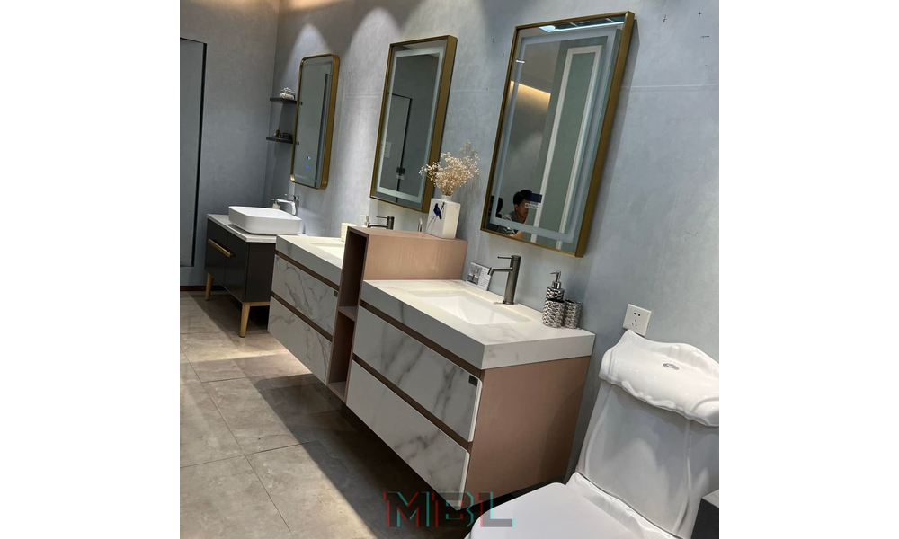 Bathroom cupboard 1800