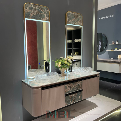 Bathroom cupboard 1600