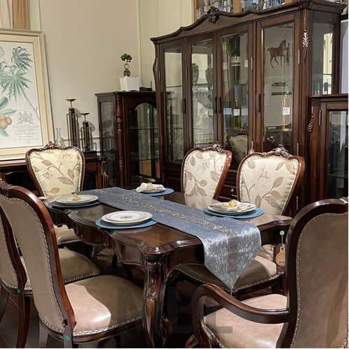 Dining table Wellington