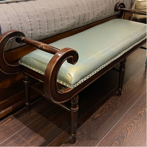 Banquette Wellington