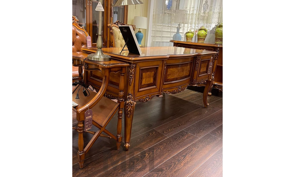 Wellington desk