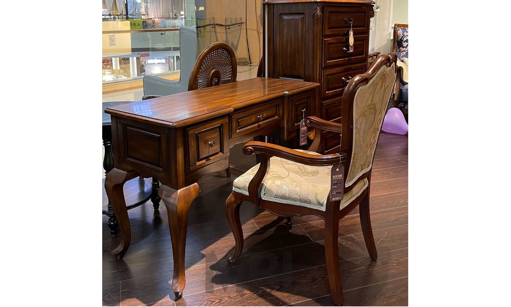 Wellington desk