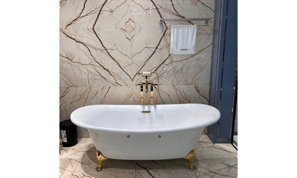 TOTO bathtub