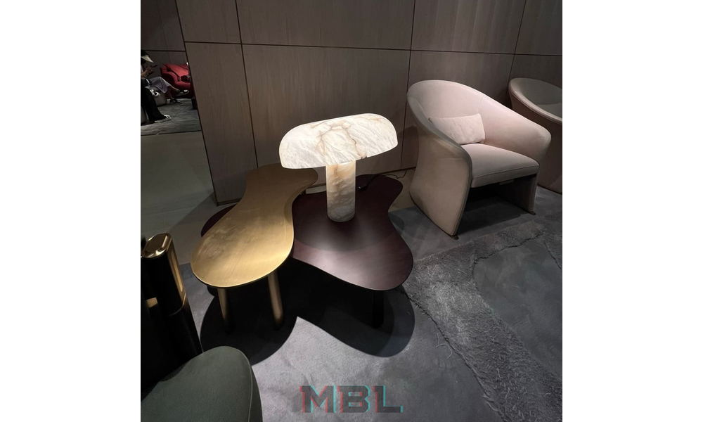 Corner table
