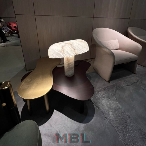 Corner table