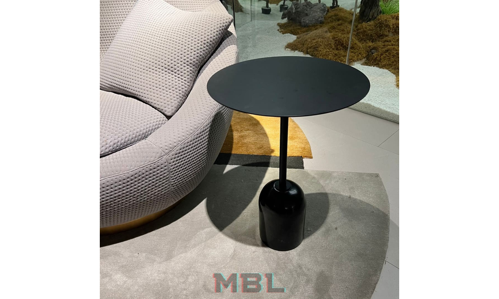 Corner table 400x570