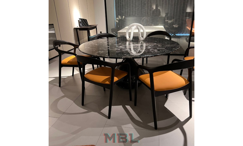 Dining table 1350x740
