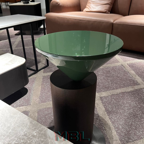 Corner table 300x525