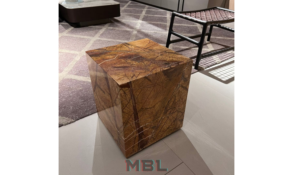 Corner table