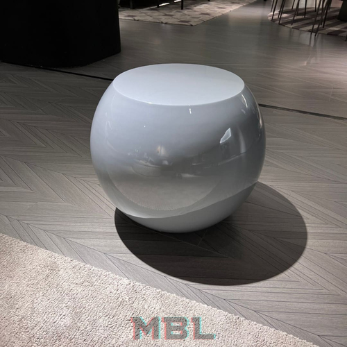 Corner table
