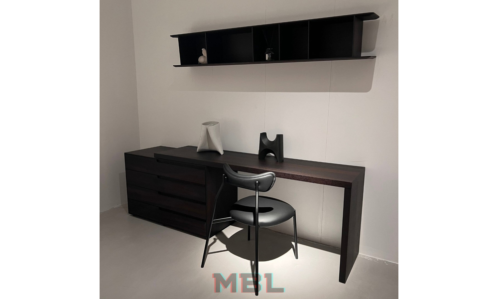 Writing table