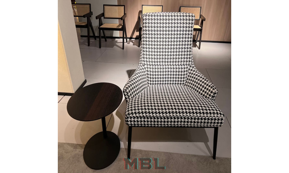Corner table