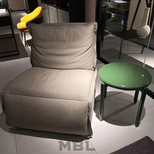 Corner table