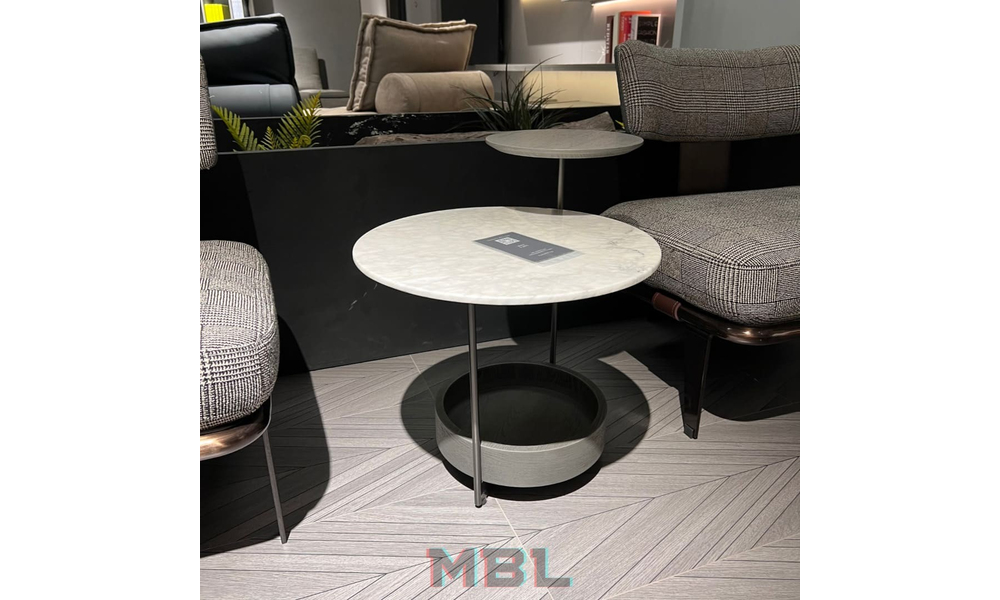 Corner table