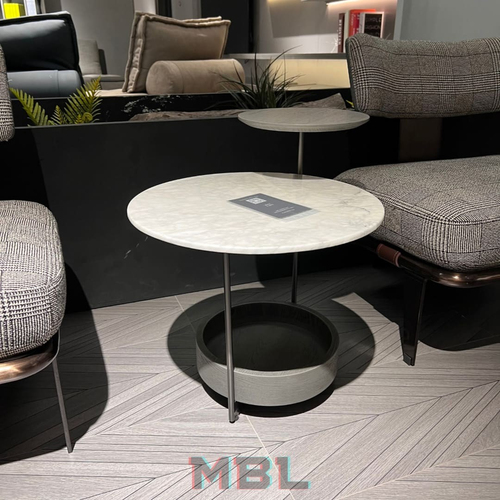 Corner table