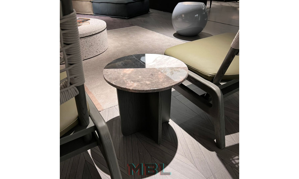 Corner table