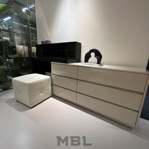 Toilet table Minotti